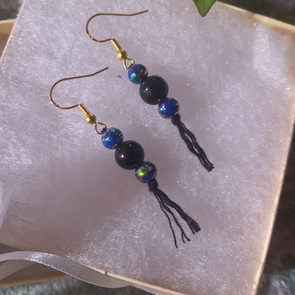Hand Crafted Macrame Style Beaded Fringe Gold Toned Dangle Earrings Earth Theme - Picture 3 of 10